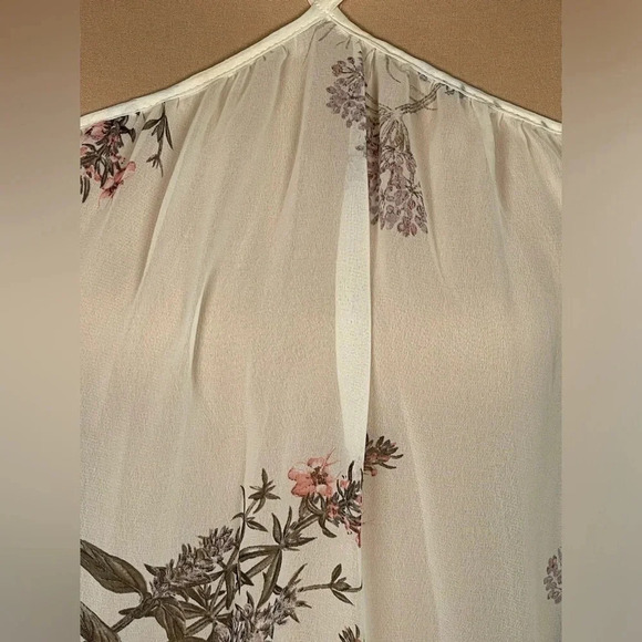 🤍Boutique E2 Cold Shoulder Floral Top - Picture 3 of 7